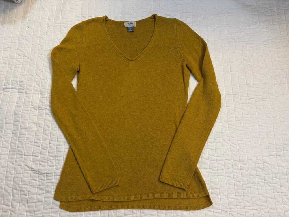 Old Navy Mustard Yellow V-Neck Long Sleeve Sweater - Size XS